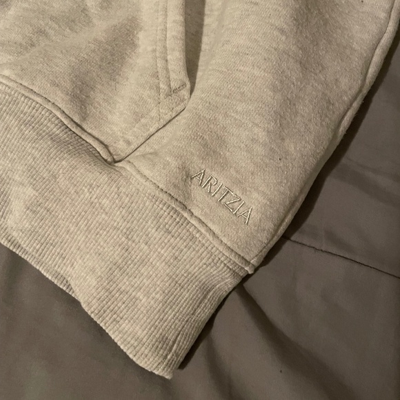 Aritzia Heather Cloud White Perfect Fit Hoodie - Picture 2 of 7